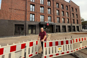 75 Hotelzimmer und 50 Apartments – „The Brick“-Komplex am LernWerk ist fertig